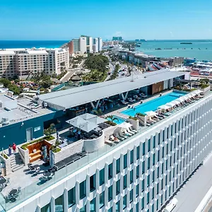 Canopy By Hilton La Isla מלון